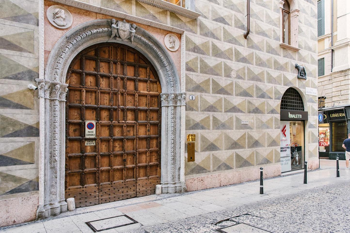 Palazzo Confalonieri Da Lisca Verona Exterior photo